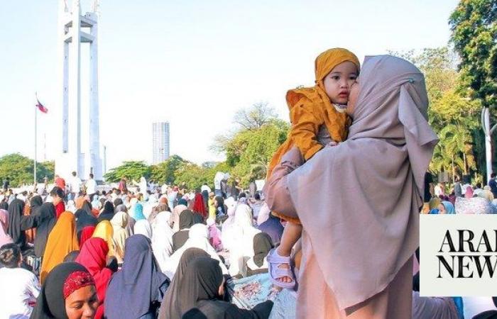 Thousands of Filipino Muslims gather in Manila for Eid celebrations 