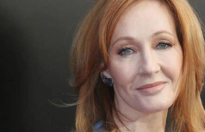 JK Rowling reignites row with Harry Potter stars 