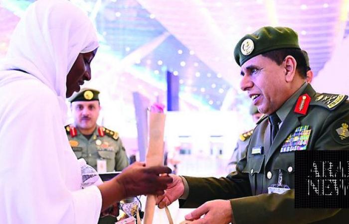 Passports chief inspects workflow at Jeddah airport