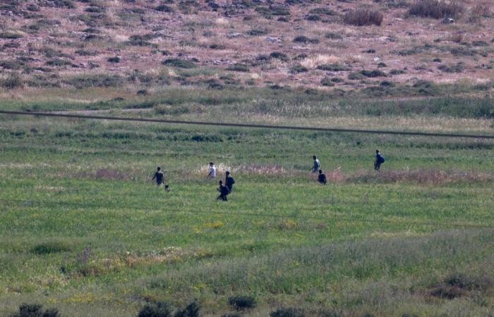 Hunt for Israel teen resumes in West Bank after settler attacks