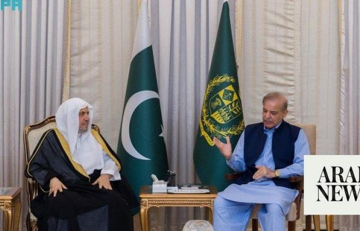 Pakistan PM receives MWL chief in Islamabad