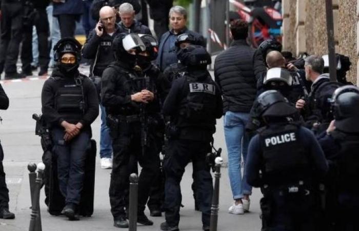 Man held over Paris bomb threat at Iran consulate