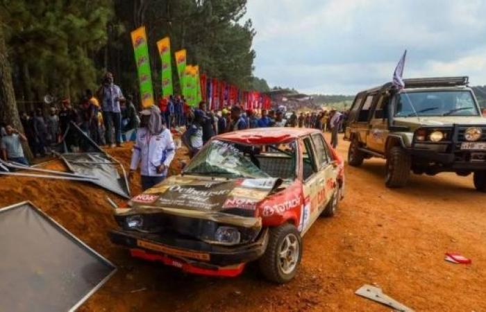 Seven killed as race car plows into Sri Lanka crowd