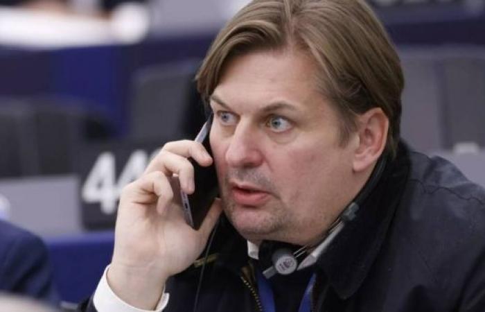 Far-right German MEP to remain top EU candidate despite aide's arrest 