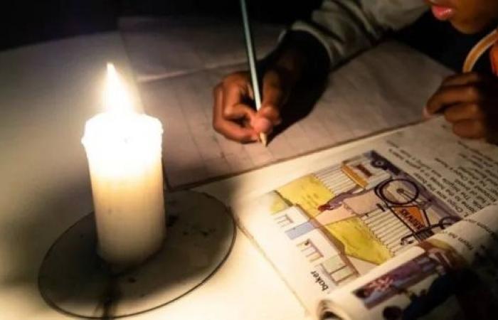 Power restored to Sierra Leone as minister quits