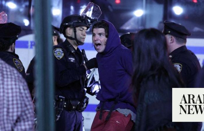 Police arrest Columbia students, clear occupied building in campus unrest