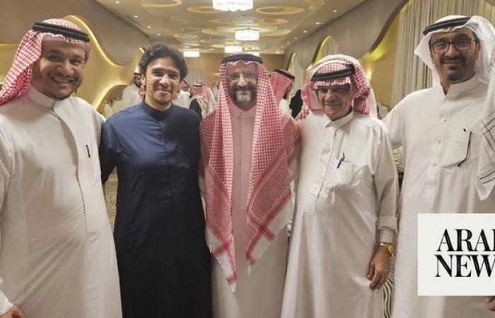 Tears of joy as American reunites with Saudi family after 40 years