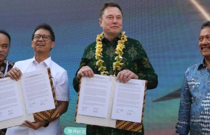 Elon Musk launches SpaceX’s satellite internet service in Indonesia