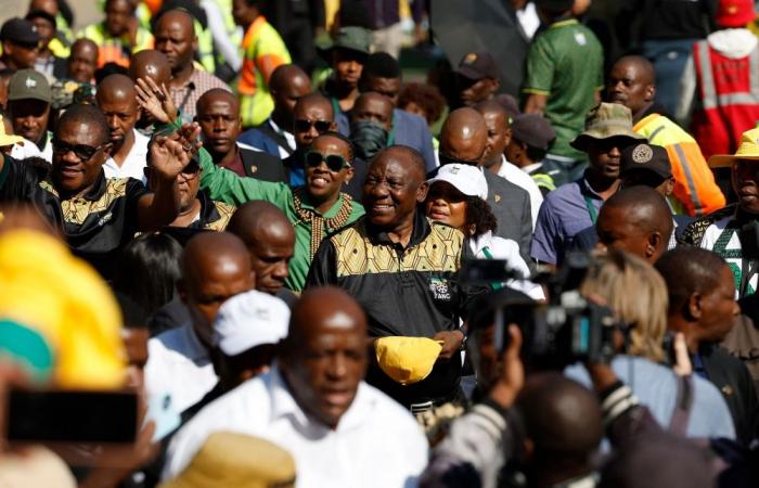South Africa’s ruling ANC rallies to defend solo rule