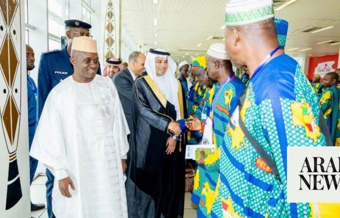 Saudi ambassador to Guinea sees off first group of Hajj pilgrims from country