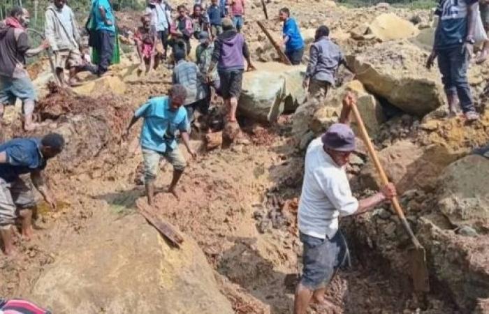 Deadly landslide threatens thousands more in PNG as hopes for survivors fade