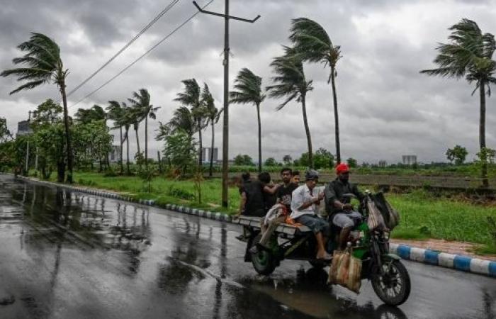 More than 30 killed and over 1 million evacuated as Cyclone Remal lashes South Asia