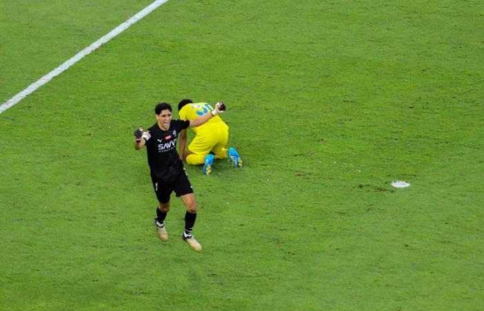 Gaza war protester ties himself to goalpost ahead of Scotland-Israel women’s football match