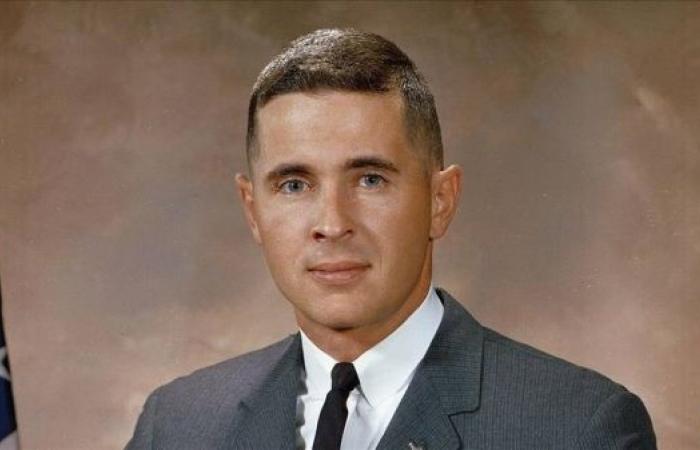 Former Apollo 8 astronaut dies in plane crash near Seattle