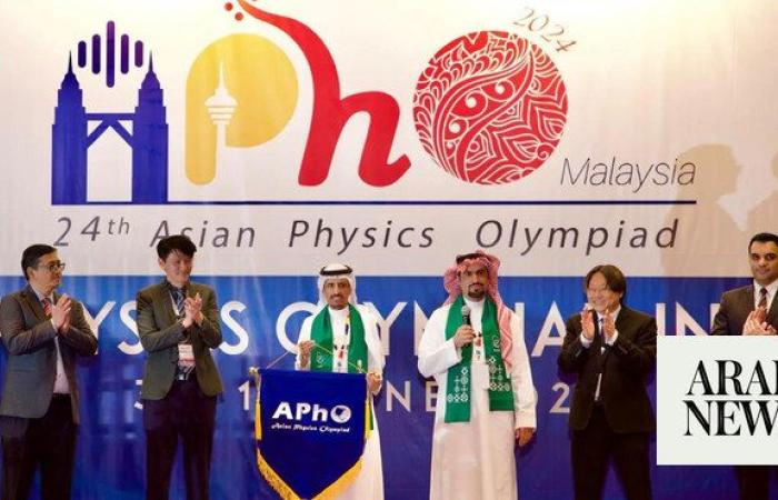 Saudi Arabia receives Asian Physics Olympiad flag, prepares to host event’s 2025 edition