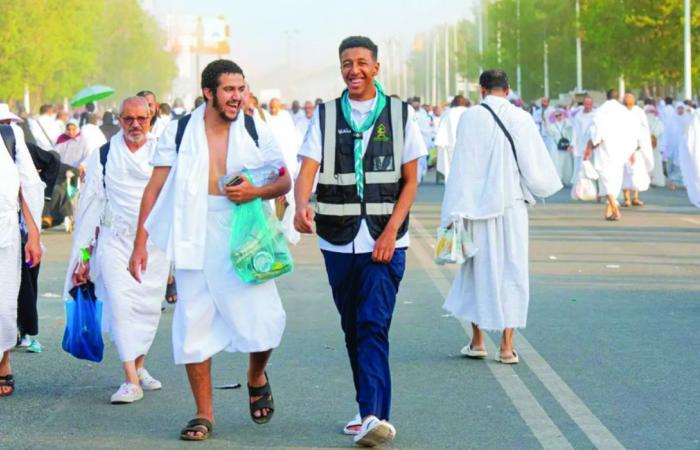 Young Saudi volunteers step up to serve pilgrims in Makkah, holy sites