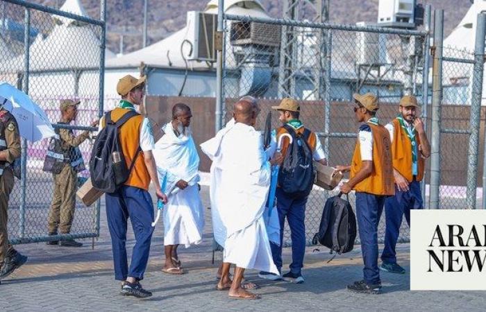 Guidance heroes of Hajj help pilgrims find their way
