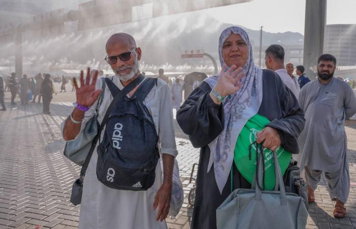 Many Hajj pilgrims begin final rituals before returning home