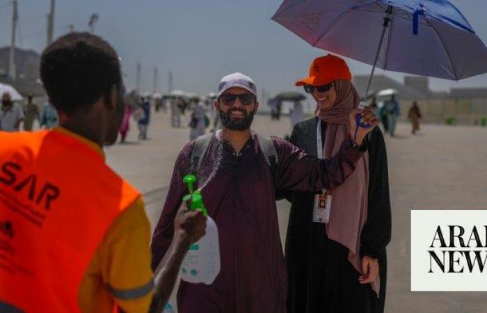 Minister praises efforts of workers during Hajj 