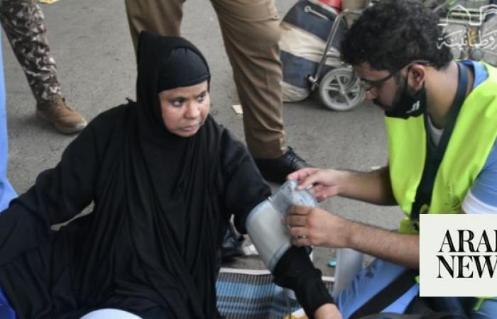 Umm Al-Qura University volunteers extend support to pilgrims in Mina during Tashreeq