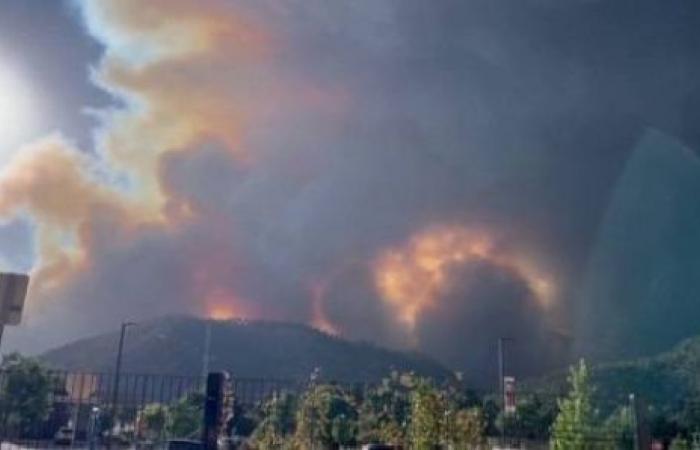 Villagers 'scared to death' by New Mexico wildfires