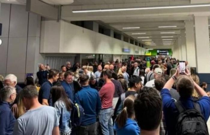 Major power cut disrupts flights at Manchester Airport