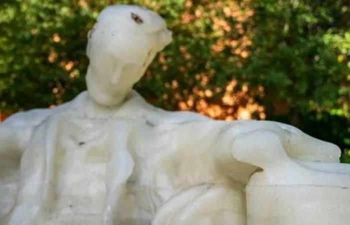 Abe Lincoln wax sculpture melts in brutal Washington heat