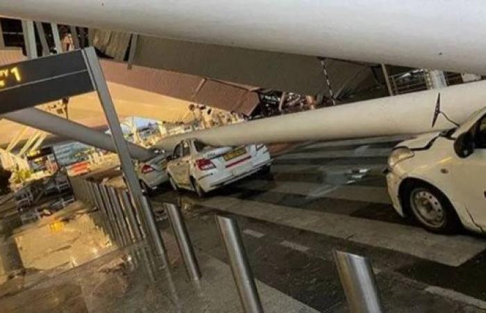 One killed and several injured after part of Delhi airport roof collapses