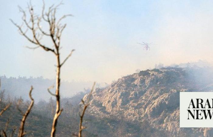 Greek firefighters tame wildfire on island of Serifos