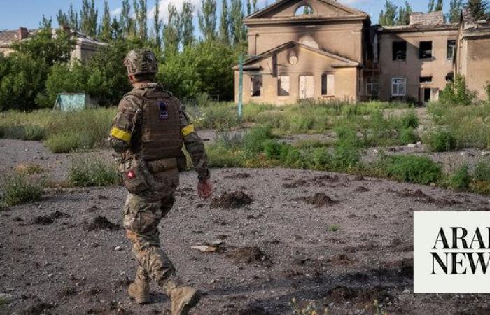 Russian attack on southeastern Ukrainian town kills seven, officials say