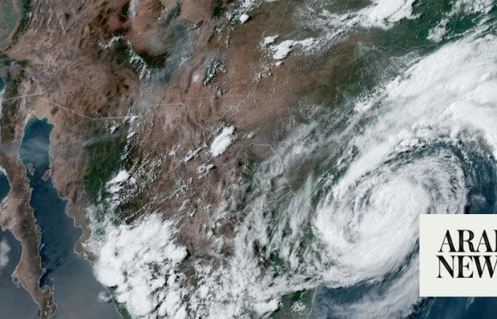 Texas residents told to expect power outages, flooding as Beryl moves closer to landfall