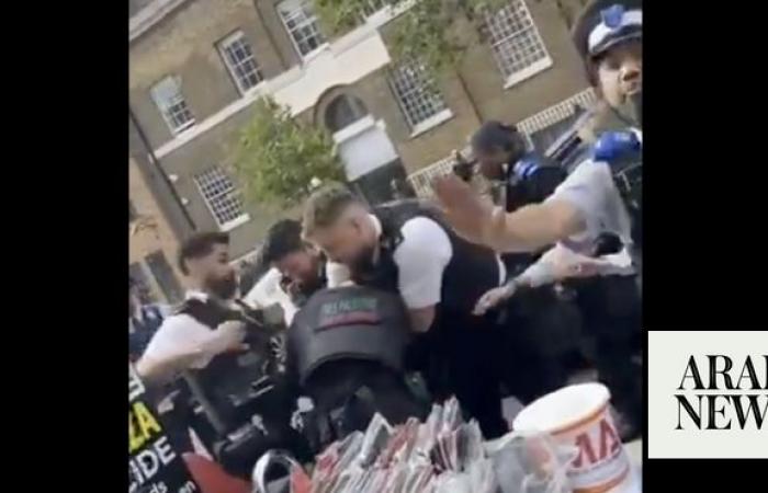 Viral clip shows London police ‘assaulting’ pro-Palestine activist