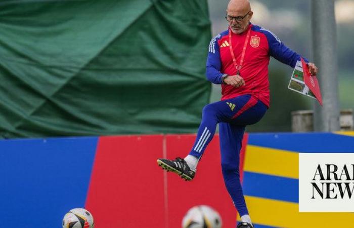 De la Fuente calls on Spain players to make history in Euros final