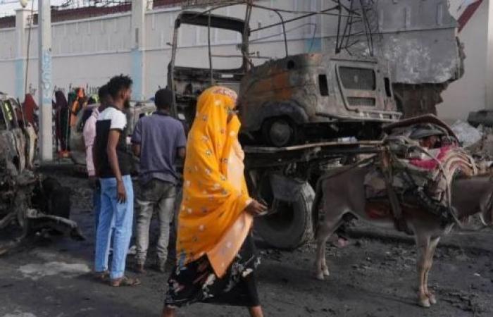 Car bomb kills Somalis watching Euro football final
