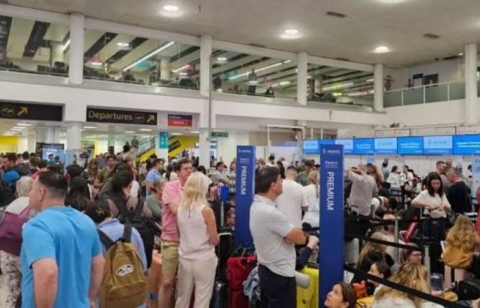 Major global IT outage hits airlines and businesses worldwide