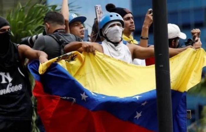 Fresh protests in Venezuela as anger grows at disputed election result