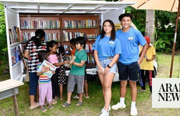 Filipino-American teens run mobile library to support literacy in Mindanao
