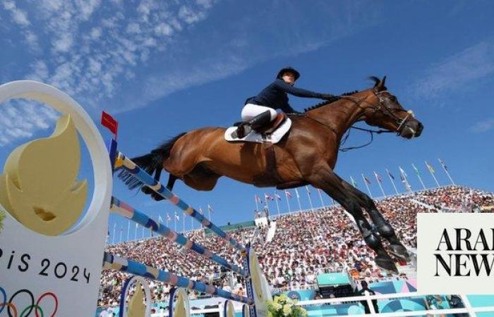 Equestrian governing body finds blue horse tongues in dressage review