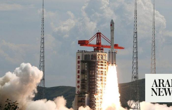 China launches rocket carrying new satellites