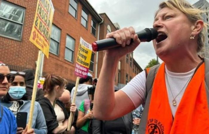 Thousands of anti-racism protesters turn out to counter far-right rallies in UK