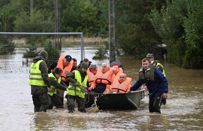 Floods across central Europe leave 10 dead, major cities on alert as Polish govt mulls state of disaster