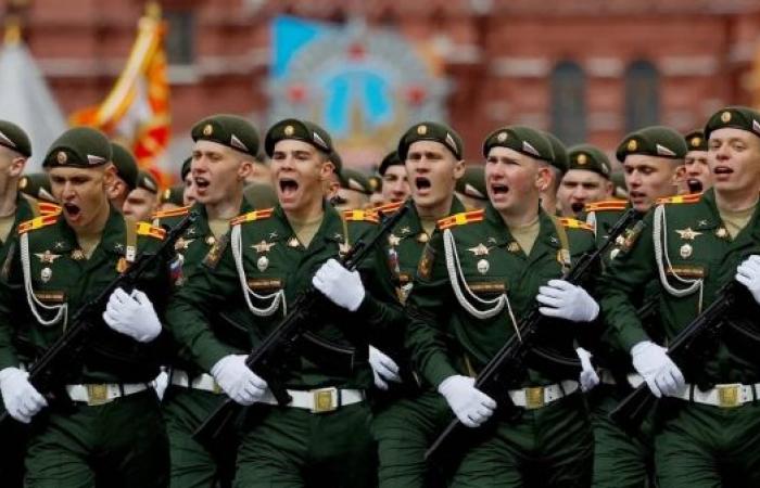 Putin orders Russia to boost size of army by 180,000 troops to 1.5 million