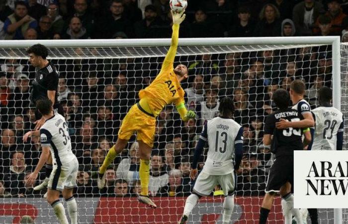 Man United loses 3-0 at home to Tottenham as Bruno Fernandes is red-carded