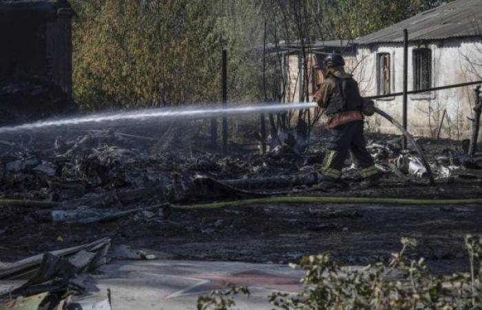 Ukrainian forces down Russian fighter as Russia claims advances in Donetsk