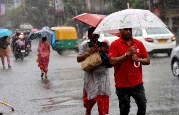 India evacuating more than a million people as Cyclone Dana nears