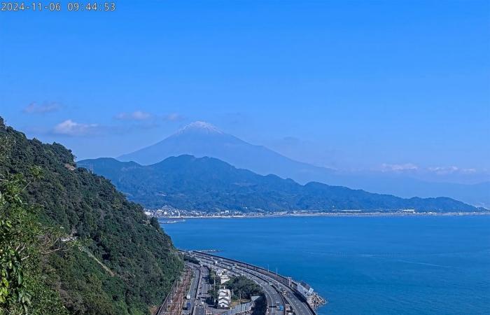 Mount Fuji finally gets its snow cap — after record wait