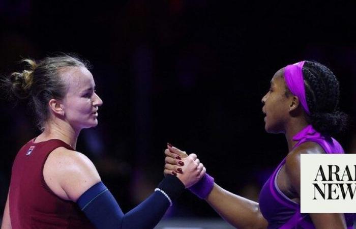 Krejcikova beats Gauff to earn last semifinal spot at WTA Finals. Swiatek eliminated despite win