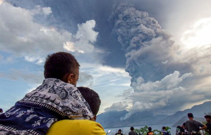 Indonesia’s Mount Lewotobi Laki-Laki spews huge ash tower, exclusion zone widened