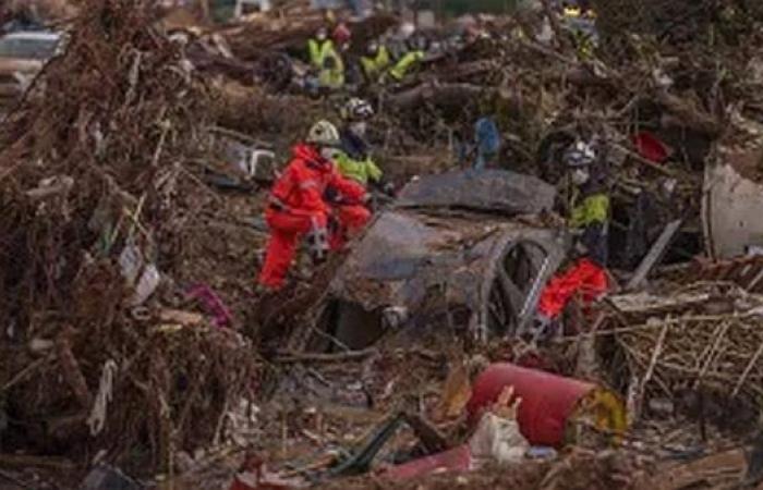 Valencia government rules out resignations as anger grows over Spain flood response