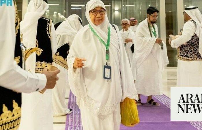 First group of royal guests performs Umrah